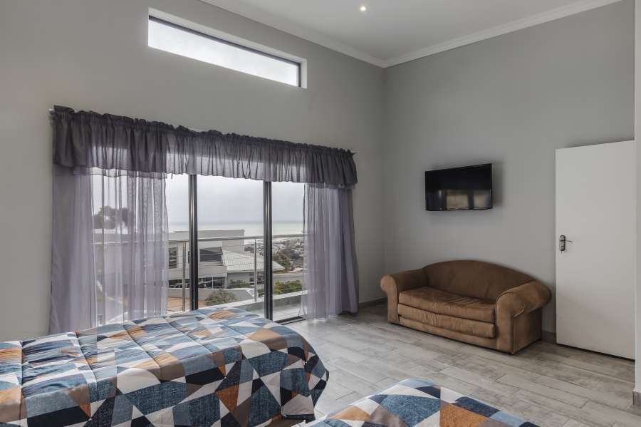 3 Bedroom Property for Sale in Mountainside Western Cape